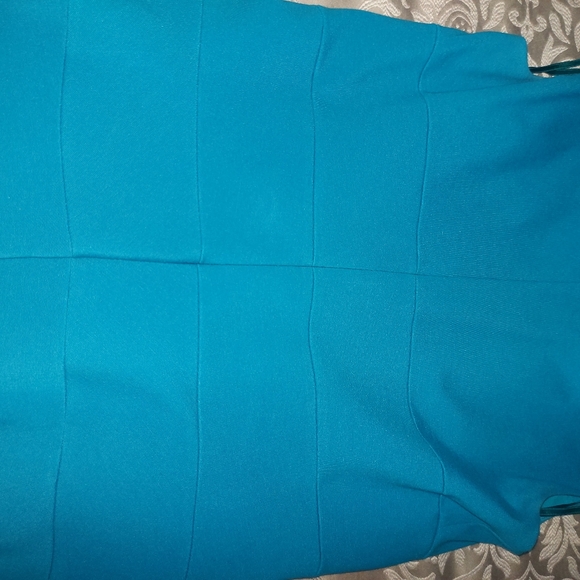 Beautiful blue fitted with stretch dress - Picture 4 of 5